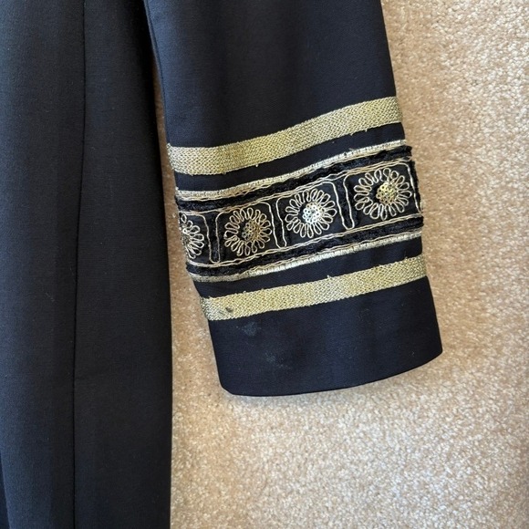 Chico's Black Blazer Jacket Size 8 Medium Gold Button Embroidered‎ Long - Picture 10 of 13